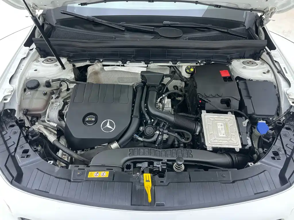 Mercedes-Benz GLB — миниатюра 31