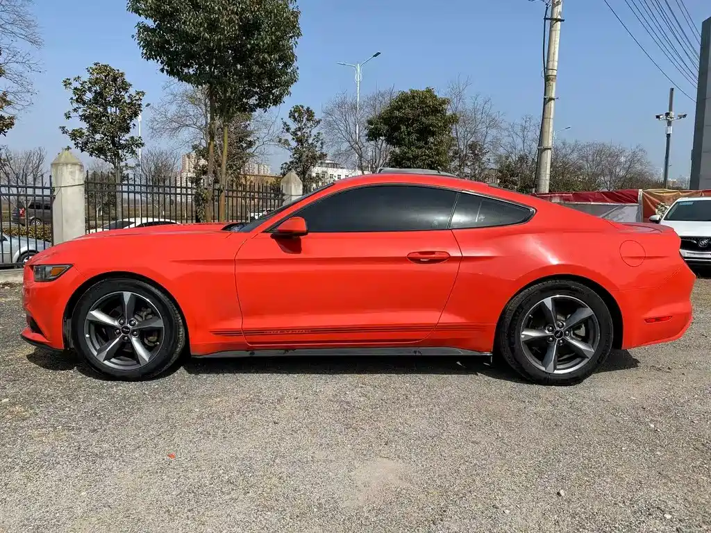 Ford Mustang — миниатюра 2