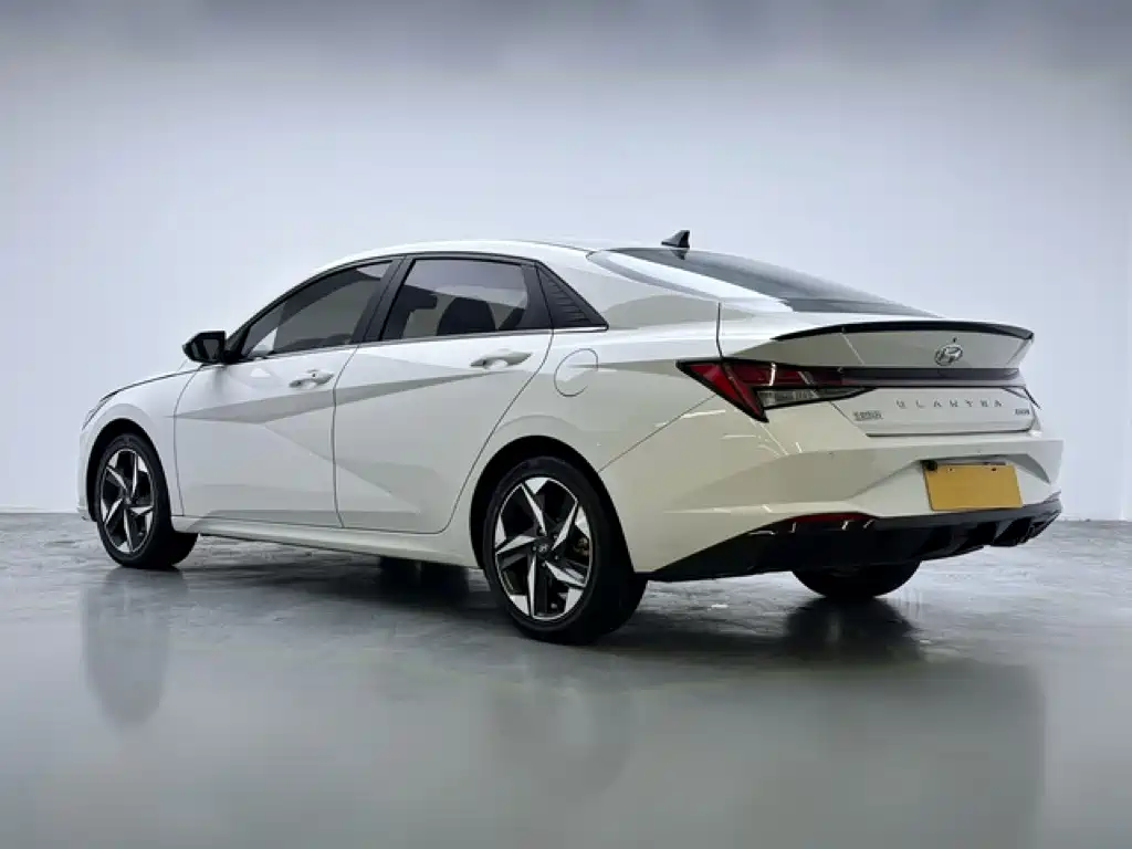 Hyundai Elantra — миниатюра 4