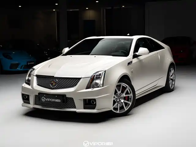 Cadillac CTS — фото 1