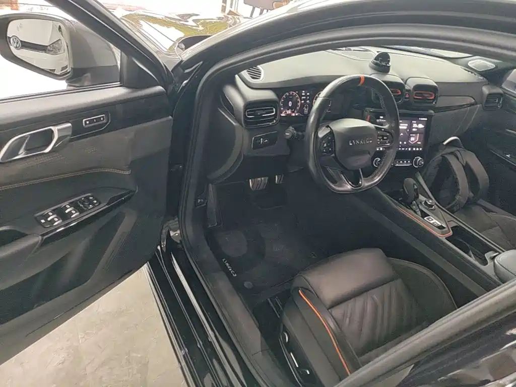 Lynk & Co 02 Hatchback — миниатюра 16