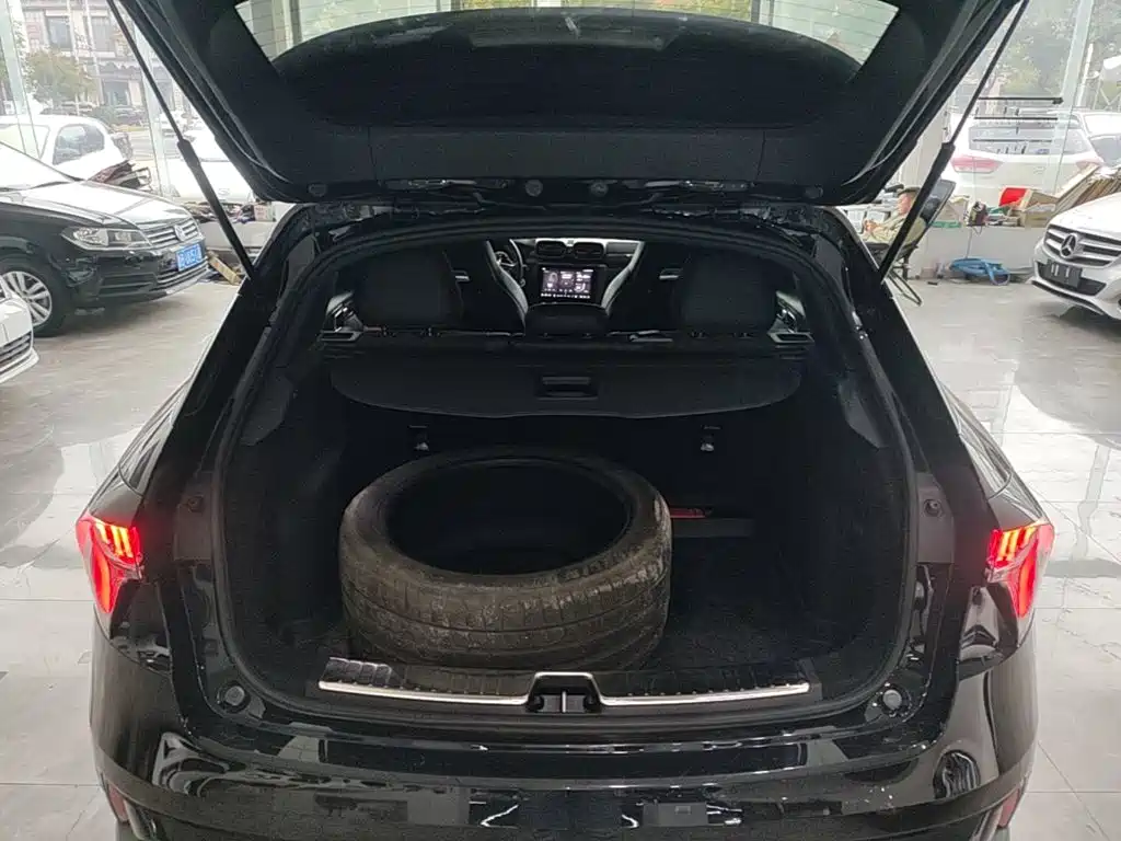 Lynk & Co 02 Hatchback — миниатюра 19