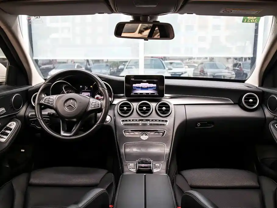 Mercedes-Benz C-Class — миниатюра 10