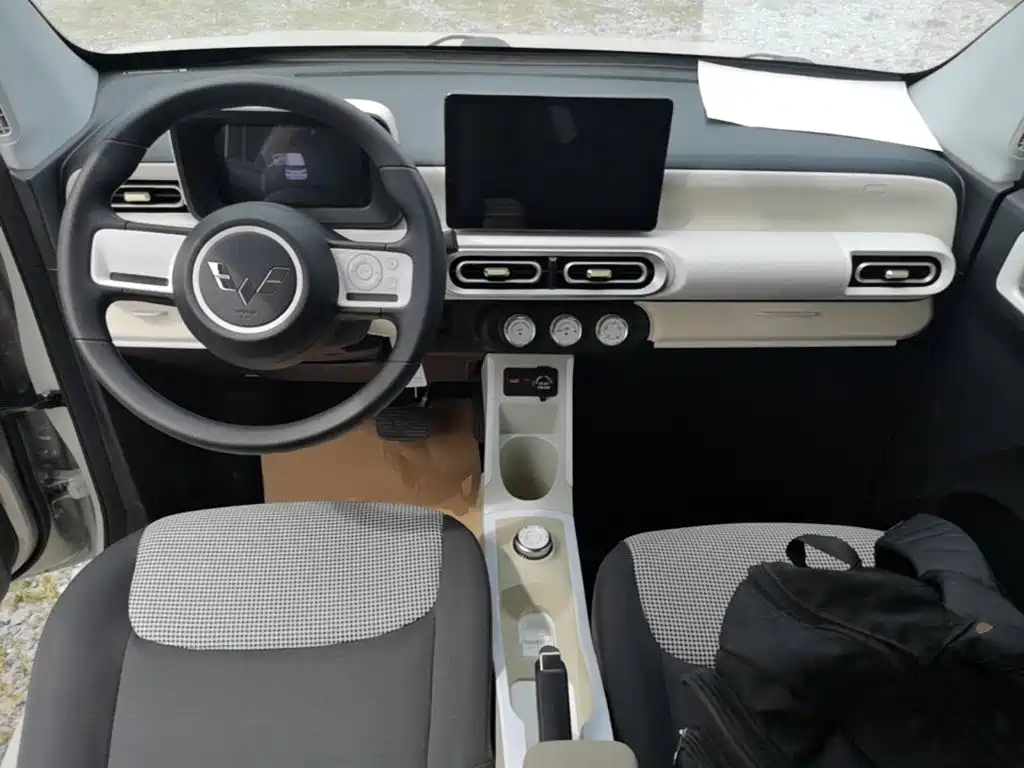 Wuling MINIEV — миниатюра 10