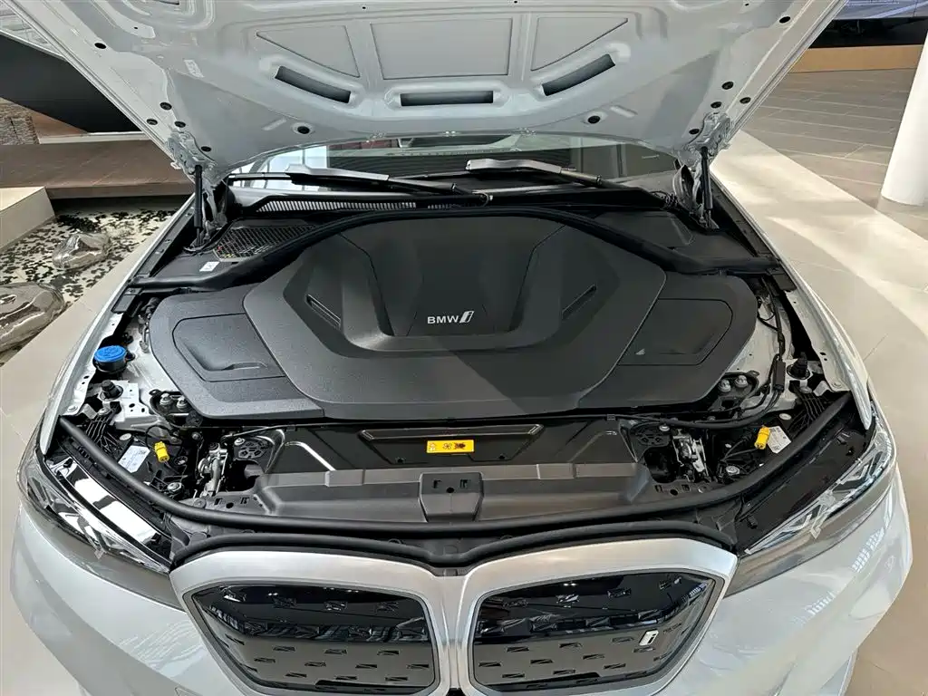 BMW i3 — миниатюра 12