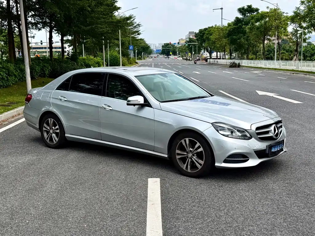 Mercedes-Benz E-Class — миниатюра 2
