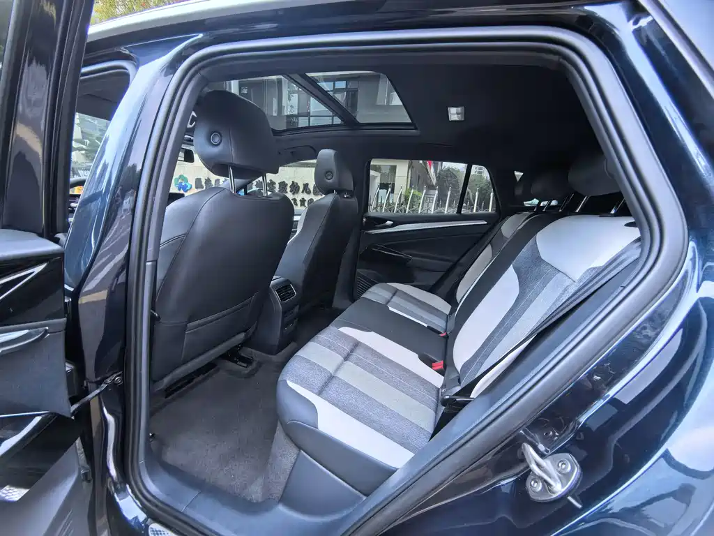 Volkswagen ID.4 Crozz — миниатюра 8