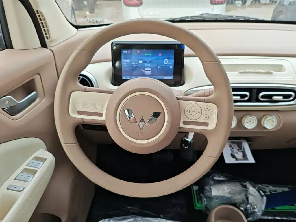 Wuling MINIEV — миниатюра 11