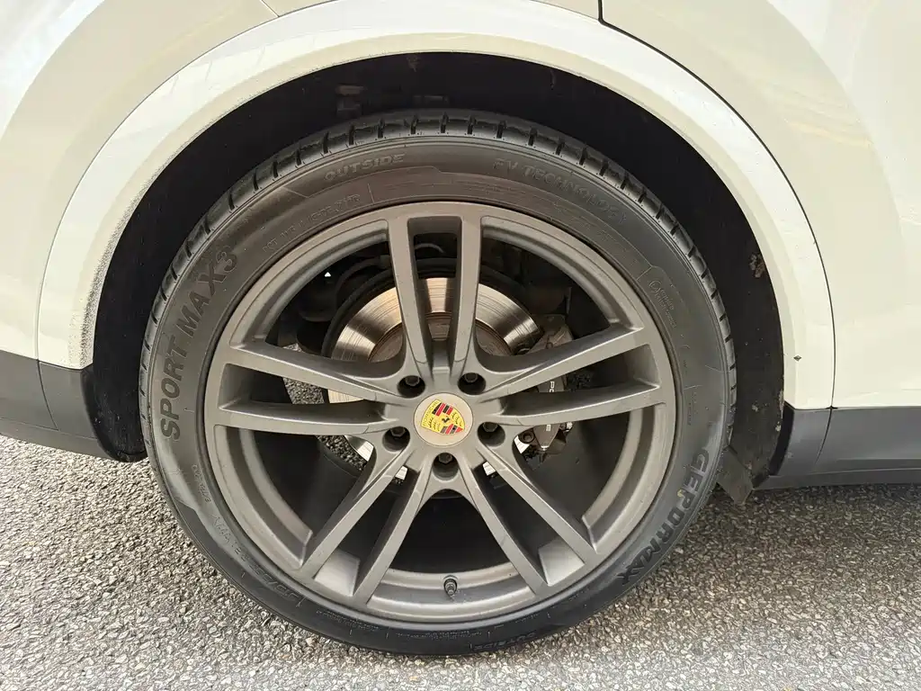 Porsche Cayenne — миниатюра 15