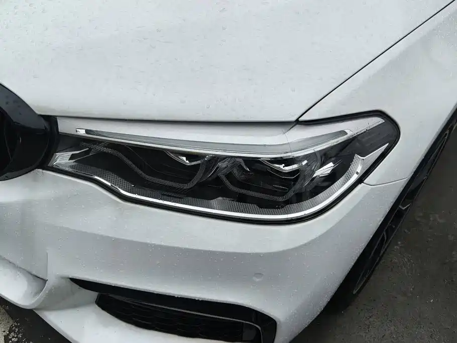 BMW 5 Series — миниатюра 5