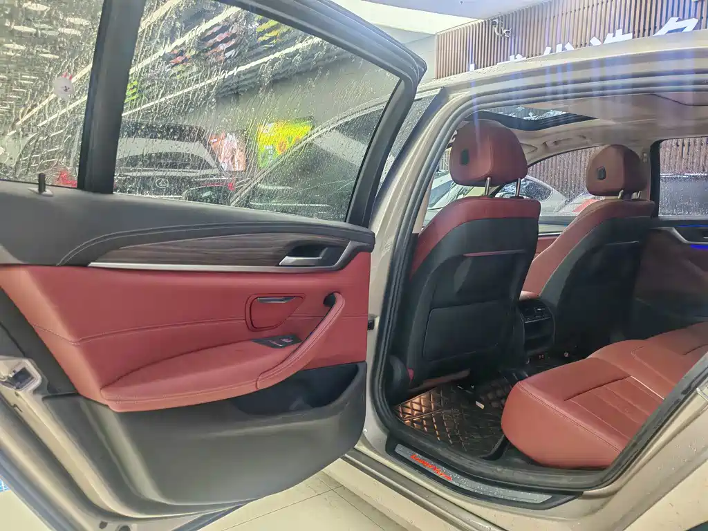 BMW 5 Series — миниатюра 11