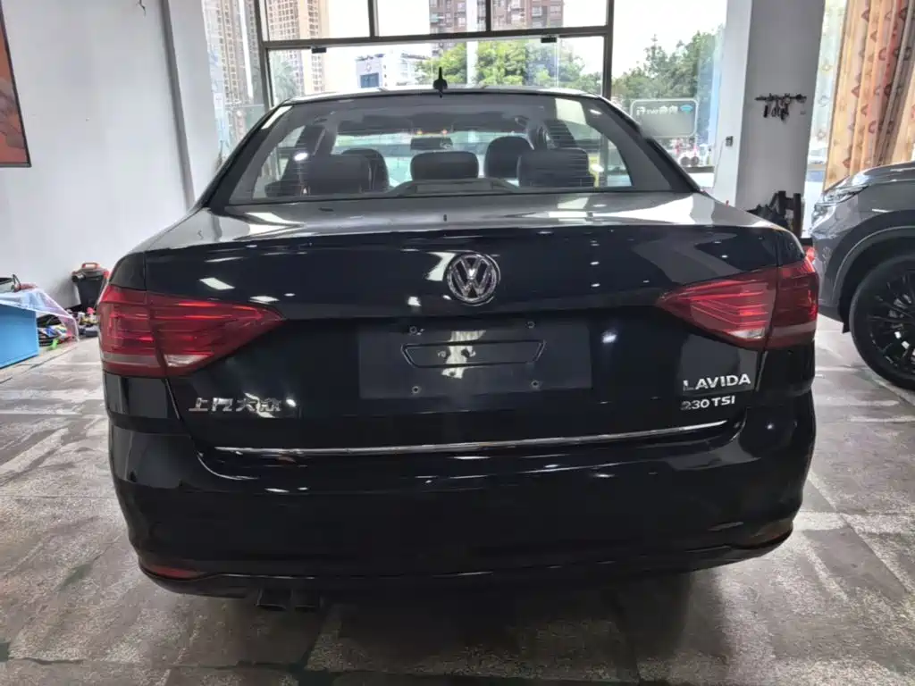 Volkswagen Lavida — миниатюра 6