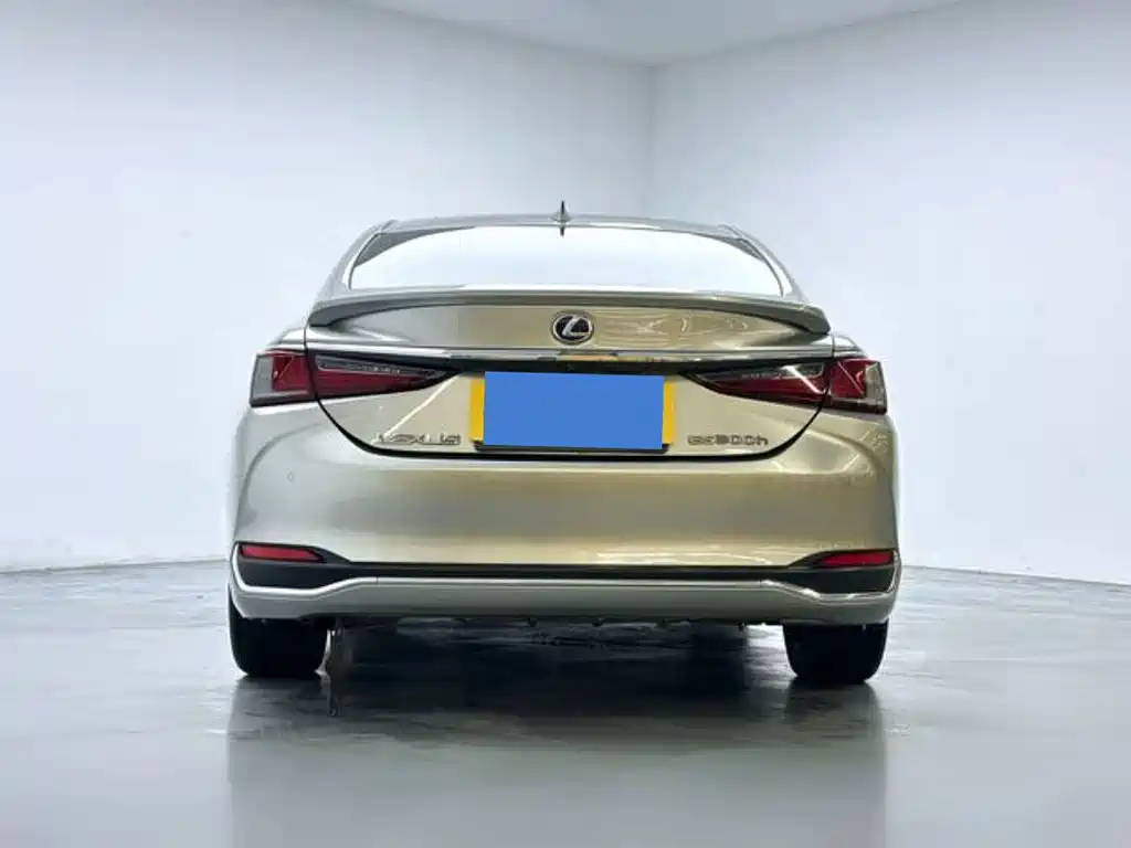 Lexus ES — миниатюра 5
