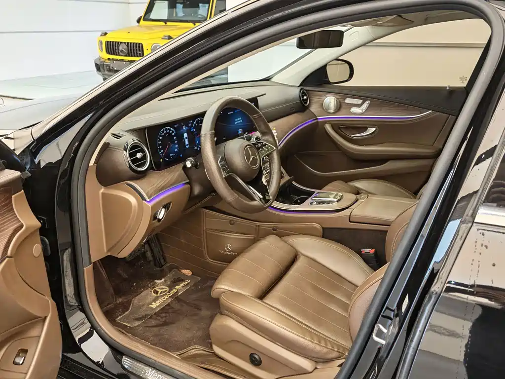 Mercedes-Benz E-Class — миниатюра 12