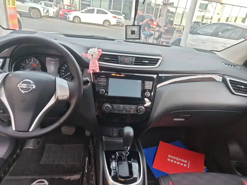 Nissan Qashqai — миниатюра 13