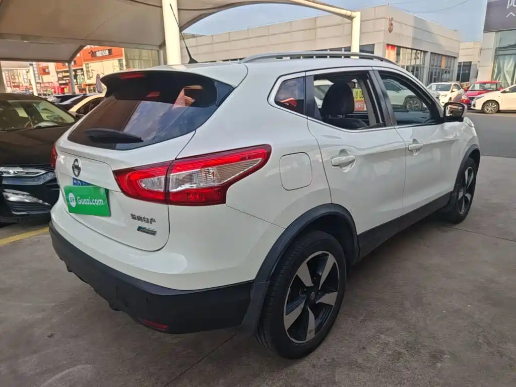 Nissan Qashqai — миниатюра 7