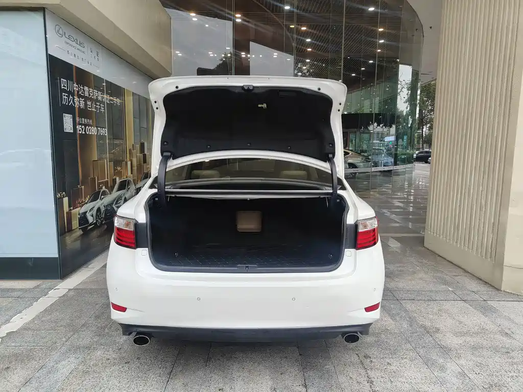 Lexus ES — миниатюра 8