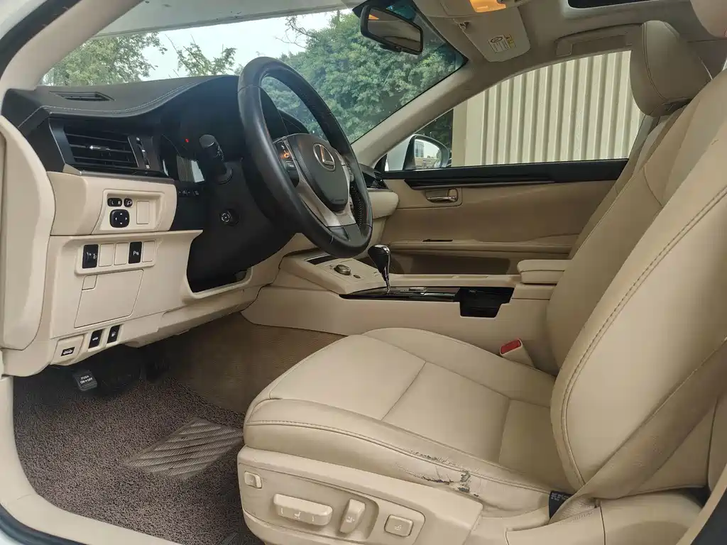Lexus ES — миниатюра 4