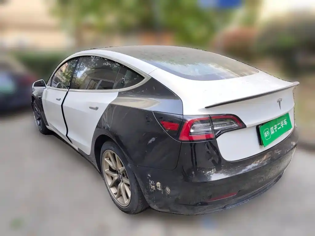 Tesla Model 3 — миниатюра 4