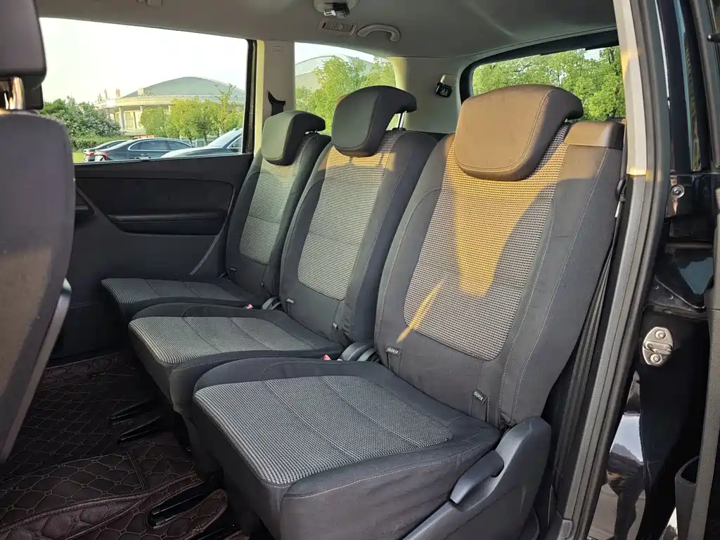 Volkswagen Sharan — миниатюра 6