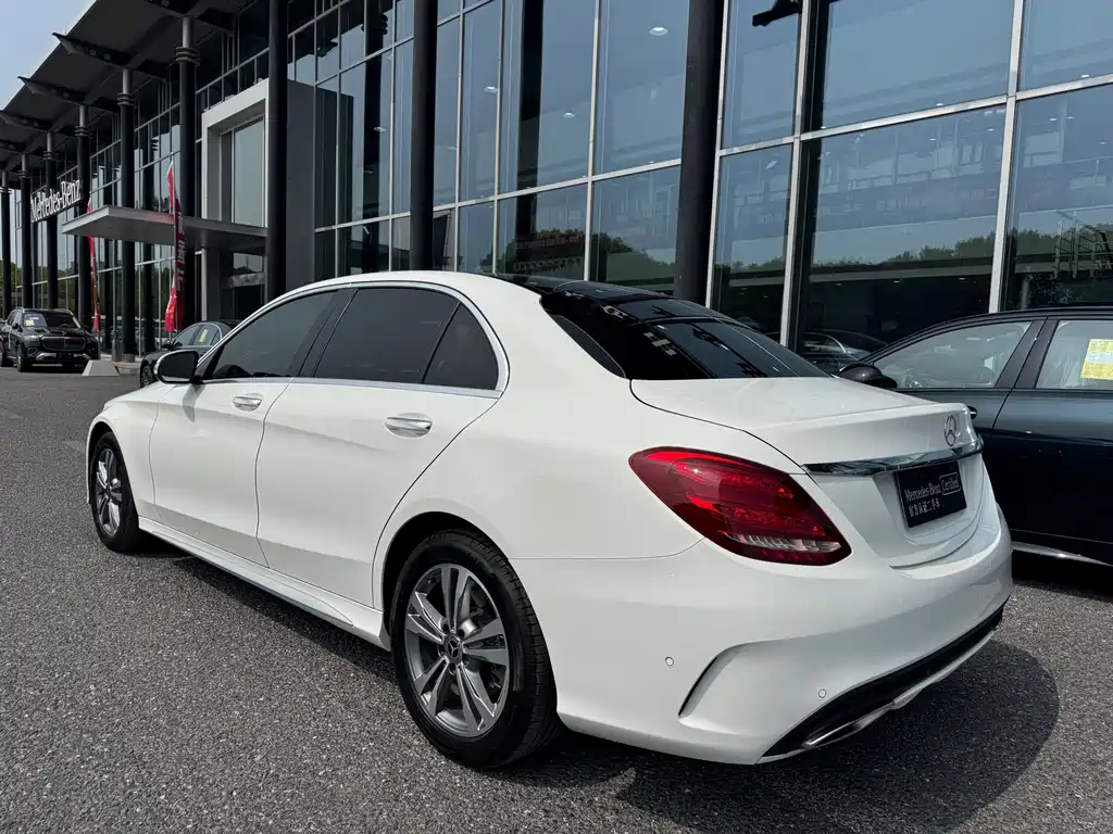 Mercedes-Benz C-Class — миниатюра 4