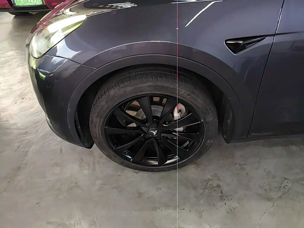 Tesla Model Y — миниатюра 23