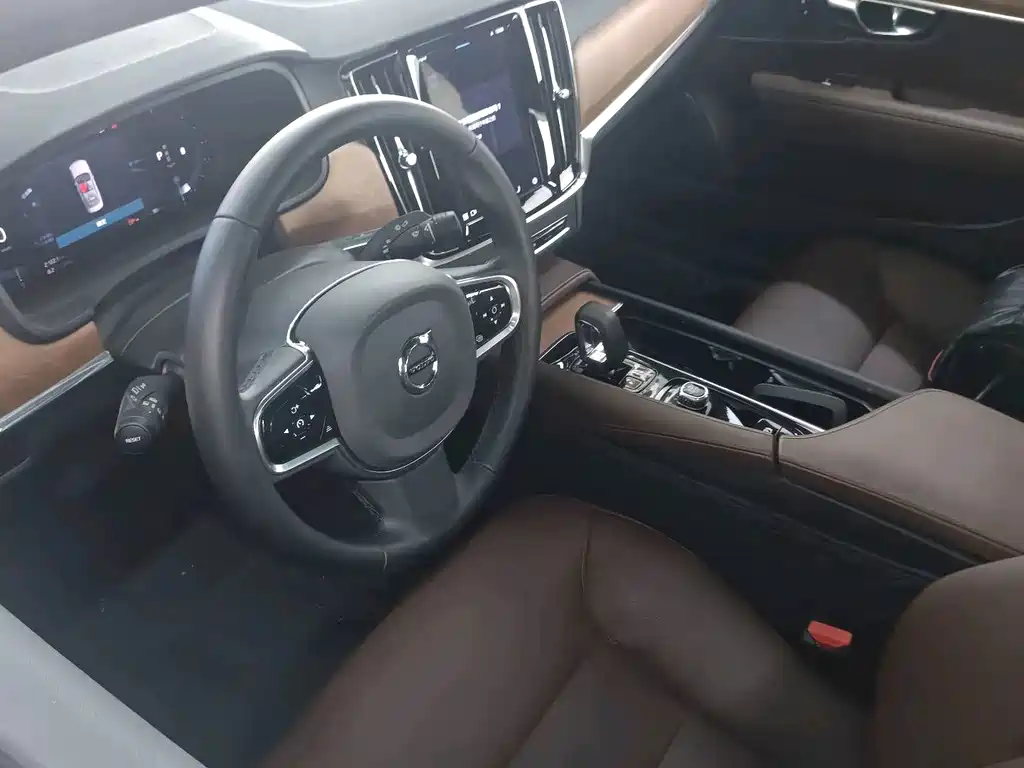 Volvo S90 — миниатюра 4