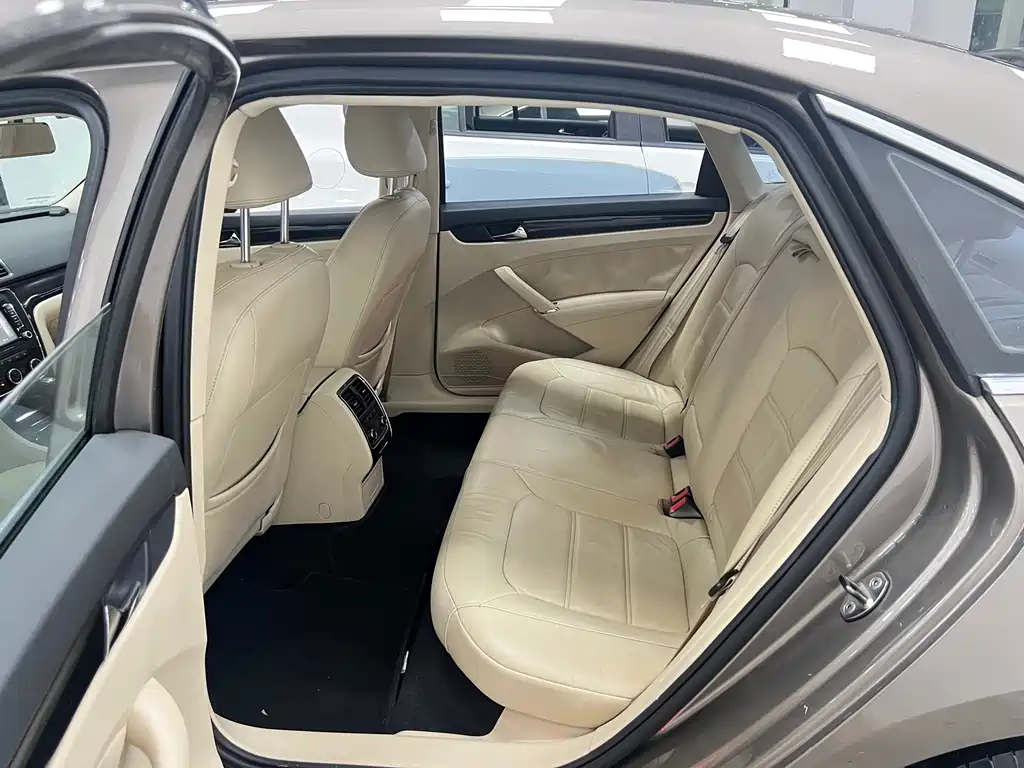 Volkswagen Passat — миниатюра 8