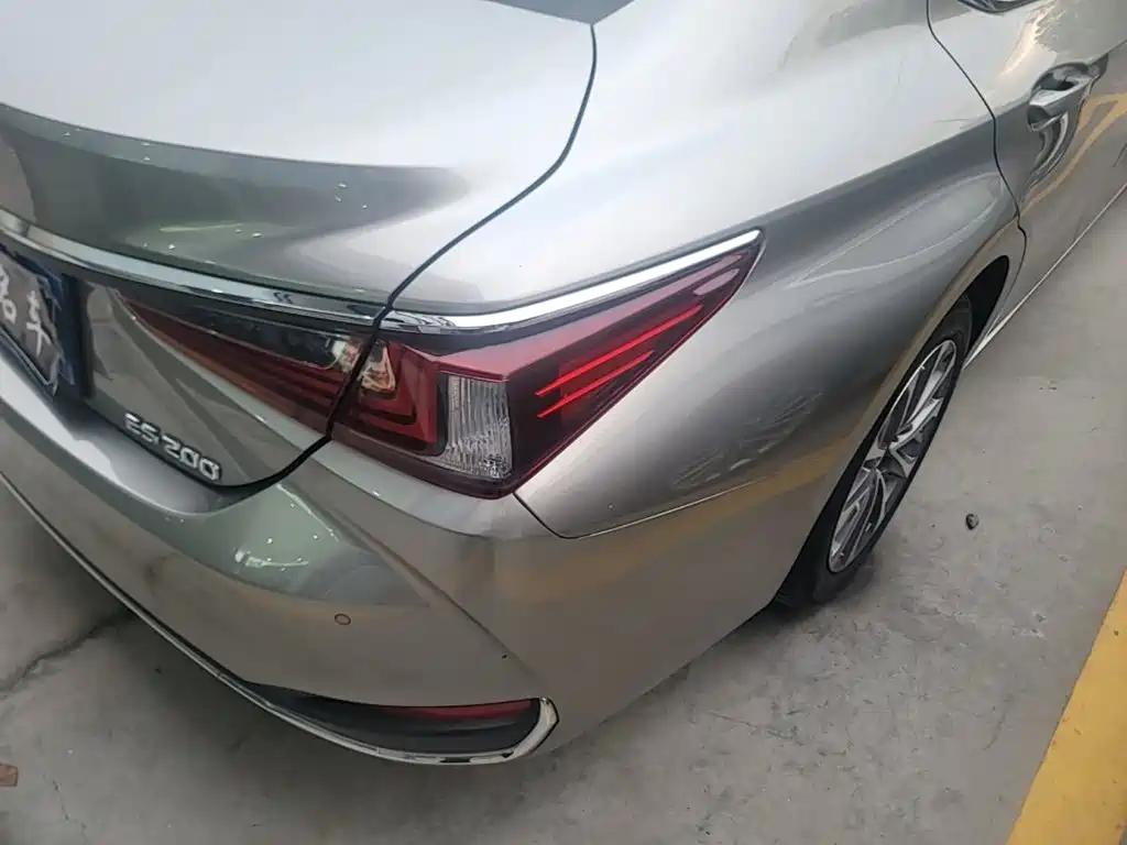 Lexus ES — миниатюра 8