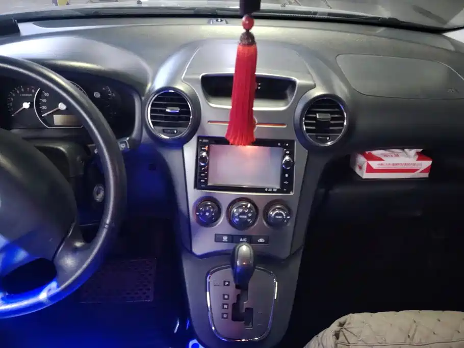 Kia Carens — миниатюра 13