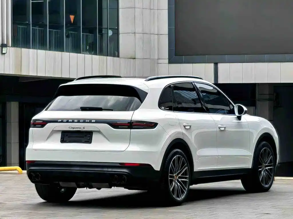 Porsche Cayenne — миниатюра 5