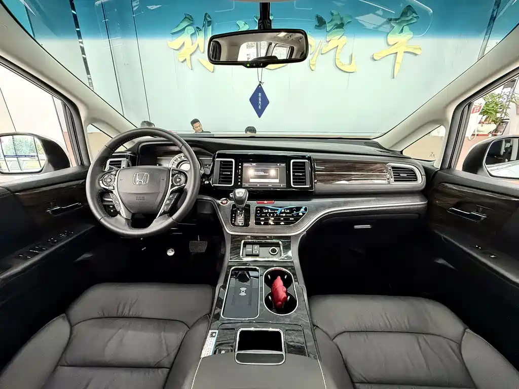 Honda Elysion — миниатюра 6