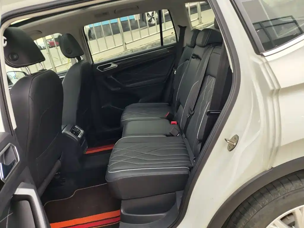 Volkswagen Tiguan L — миниатюра 17