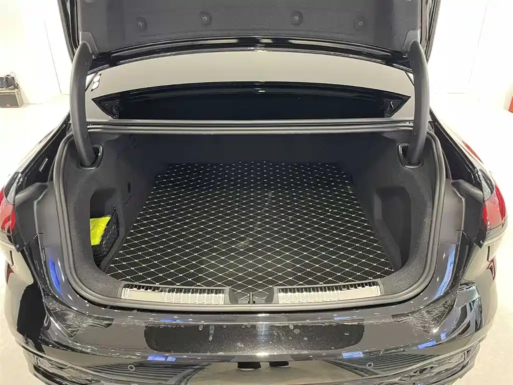 Audi A6L 2026 2.0T quattro Premium