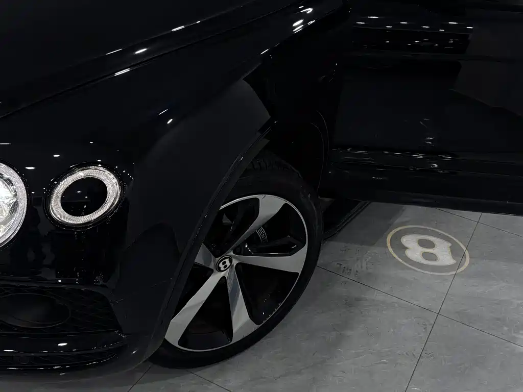 Bentley Bentayga PHEV — миниатюра 5