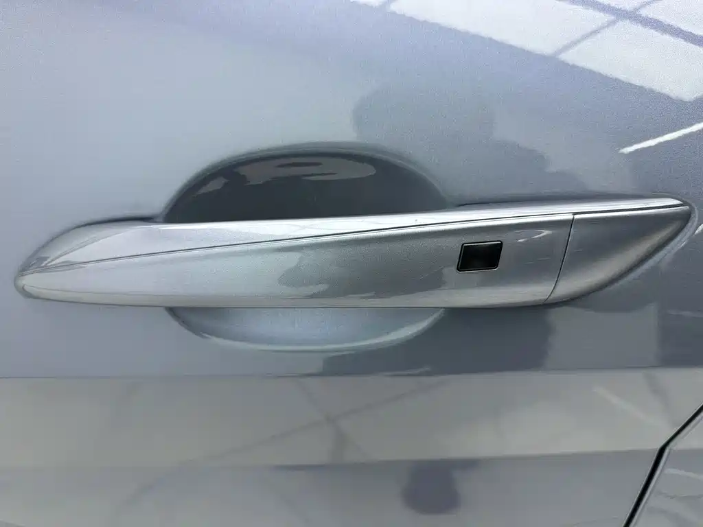Hyundai Elantra — миниатюра 13