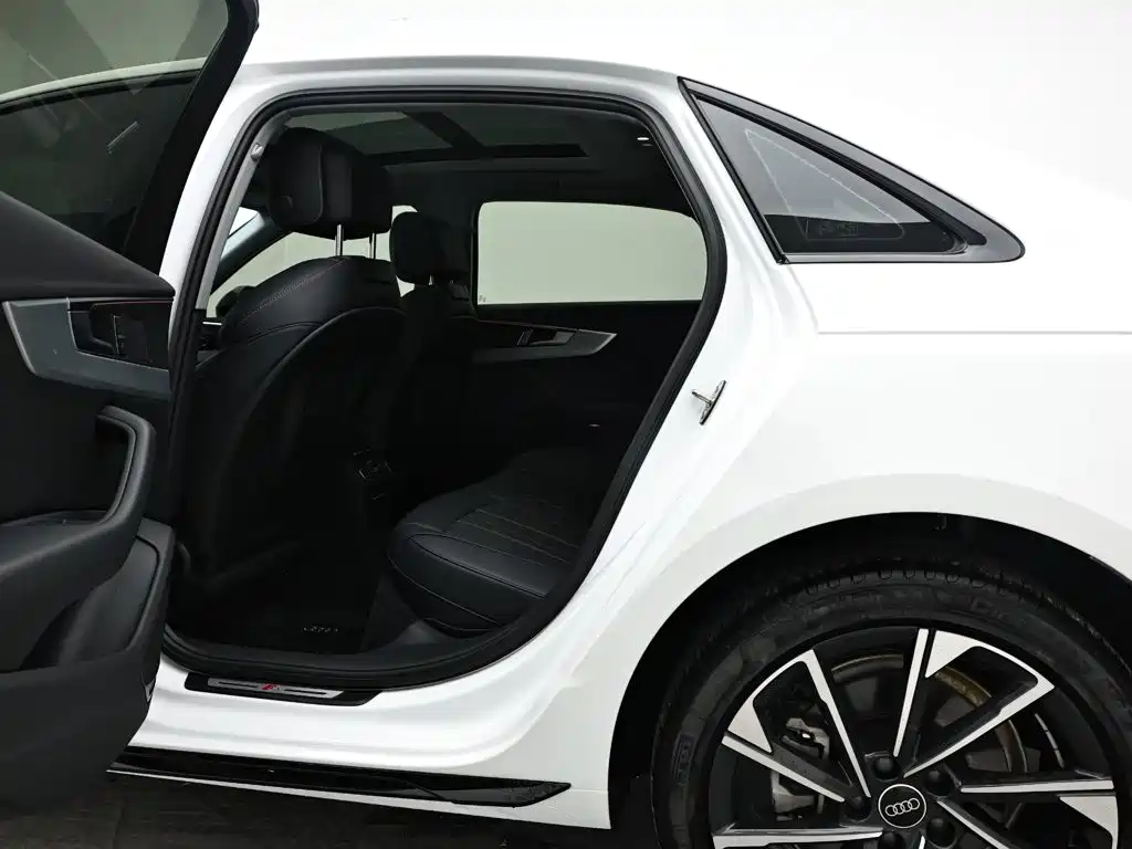 Audi A4L — миниатюра 14