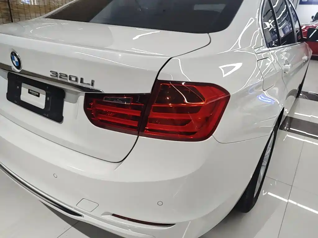 BMW 3 Series — миниатюра 8