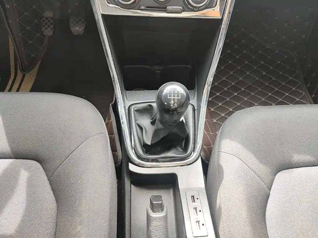 Volkswagen Jetta — миниатюра 14