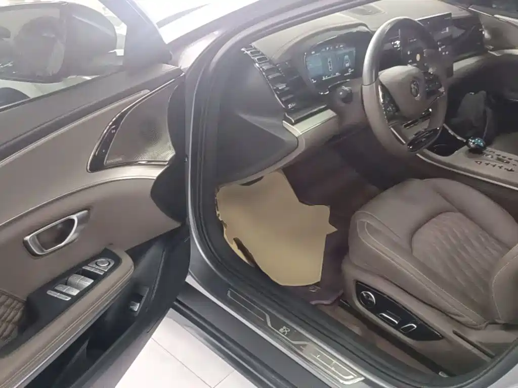 BYD Han — миниатюра 16
