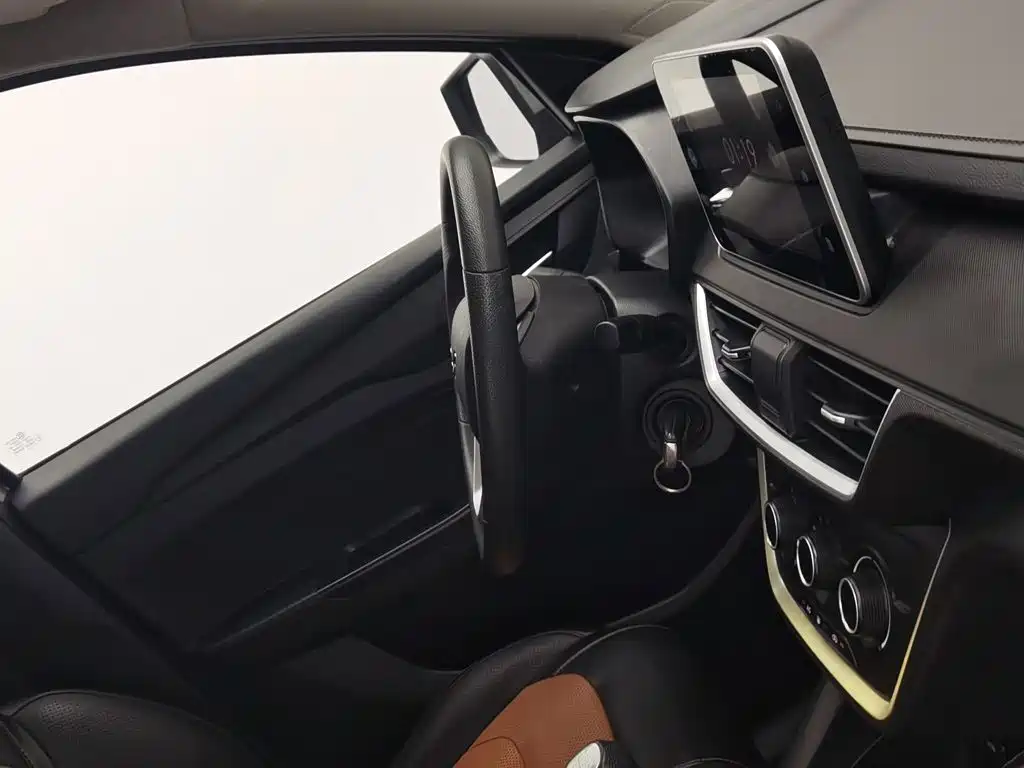 Wuling Hongguang S3 — миниатюра 22