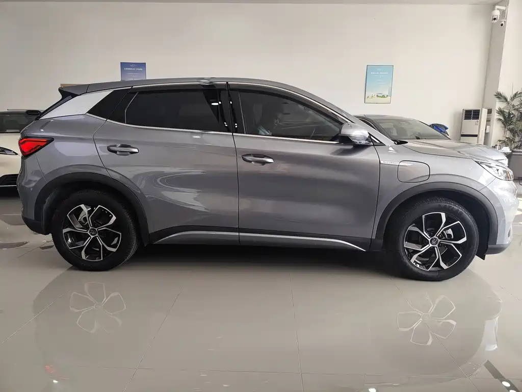 BYD Yuan Plus — миниатюра 8