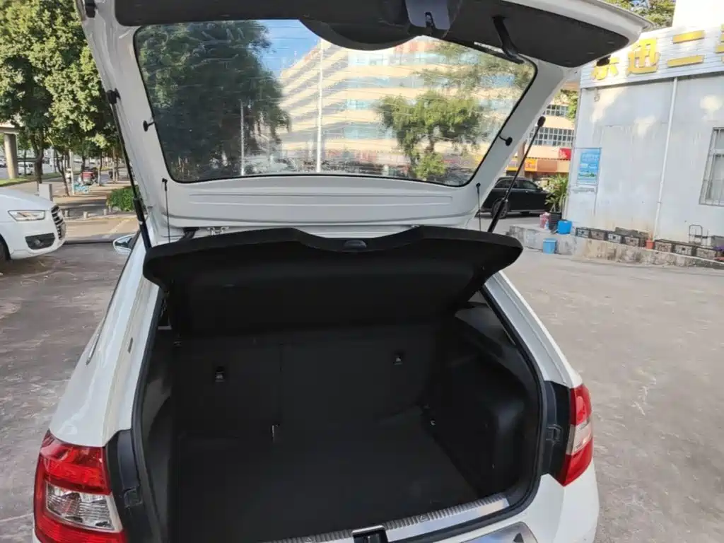 Skoda Rapid Spaceback — миниатюра 19
