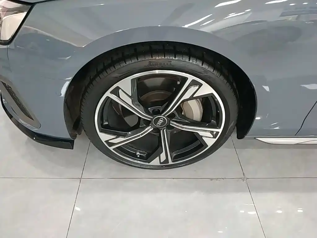 Audi A4L — миниатюра 23