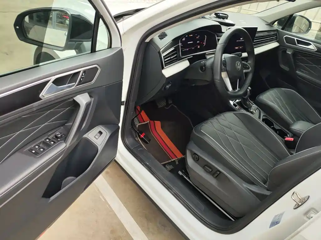 Volkswagen Tiguan L — миниатюра 16