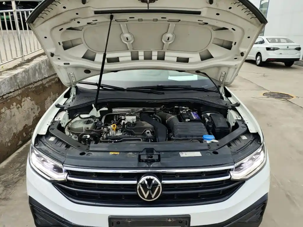 Volkswagen Tiguan L — миниатюра 20