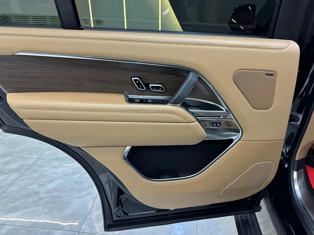 Land Rover Range Rover — миниатюра 15