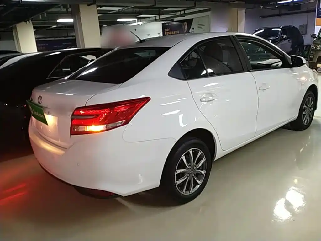 Toyota Yaris L — миниатюра 7