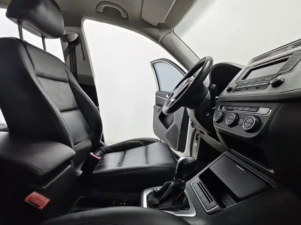 Volkswagen Tiguan — миниатюра 13