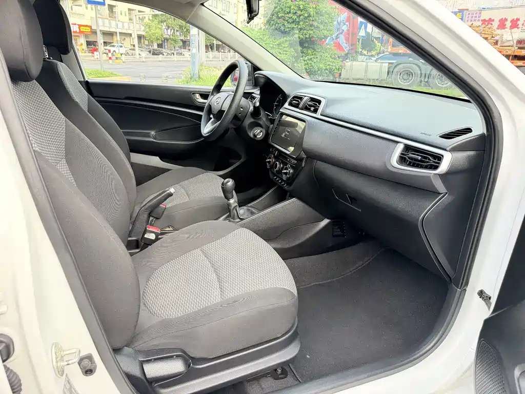 Hyundai Verna — миниатюра 7
